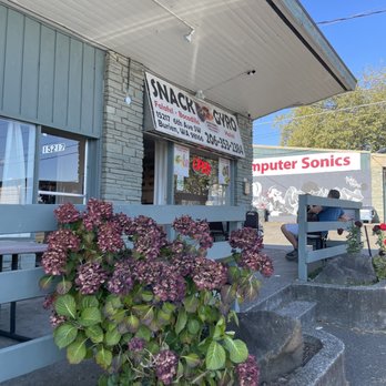 Snack Gyro - Outside - Moroccan Near Me - Burien, Washington Snack Gyro - Outside - Moroccan Near Me - Burien, Washington