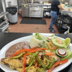 El Salvador Cuisine Pupuseria