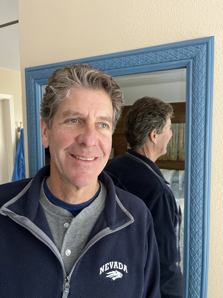 Steph Cuts Hair Logo