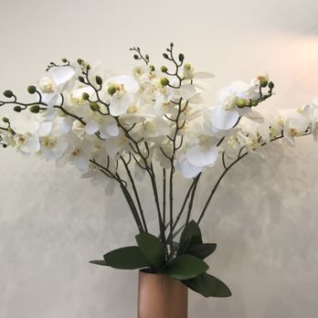 Nails & Spa - Nail Salons Near Me - London, XGL