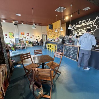 Cafe con Arte - Overall view of cafe - Coffee & Tea Near Me - Pasco, Washington
