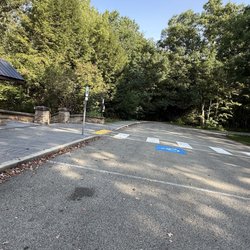 Braddock's Grave - Parking