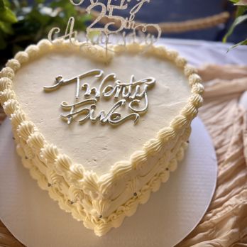 Max's Cakes - Custom Cakes Near Me - Hayward, California