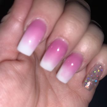 Mega Nails - Look at the middle & ring finger. Messy not blended smoothly - Nail Technicians Near Me - San Jose, California