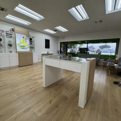 Miracle Leaf - Office to start the process of getting your medical marijuana card in West Palm Beach, Fl at Miracle Leaf.