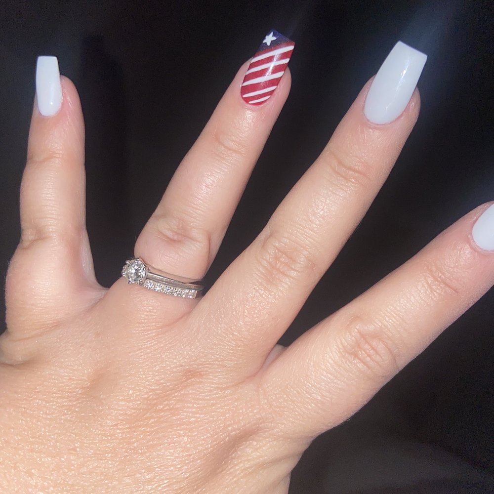 Dip powder white with nail art Dip powder white with nail art