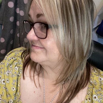 Royalty Hair Salon - Hair Salons Near Me - Indio, California Royalty Hair Salon - Hair Salons Near Me - Indio, California