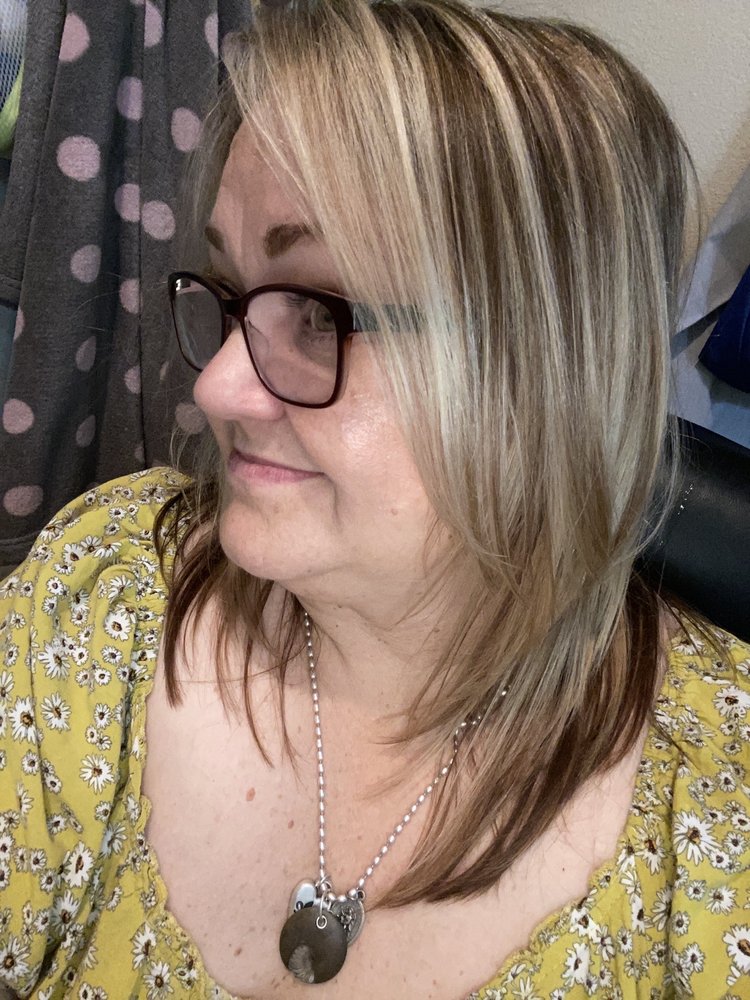 ROYALTY HAIR SALON Updated September 2024 83233 Indio Blvd, Indio