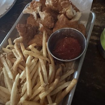 Village Social - Kitchen & Bar - Chicken tenders with fries - New American Near Me - Rye, New York