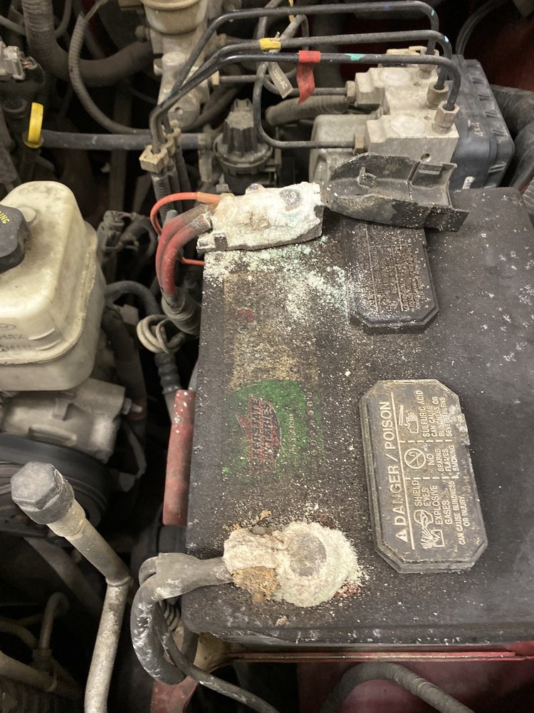 LES SCHWAB TIRE CENTER Updated October 2024 21 Reviews 133