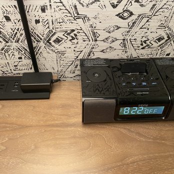 Harbor View Inn - Lots of USB ports - Hotels Near Me - Santa Barbara, California Harbor View Inn - Lots of USB ports - Hotels Near Me - Santa Barbara, California