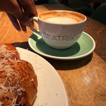 Beatrix - Streeterville - Cappuccino - New American Near Me - Chicago, Illinois