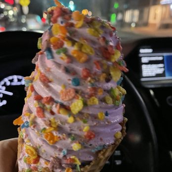 Surreal Creamery - Tarro with fruity pebbles - Ice Cream & Frozen Yogurt Near Me - Newark, Delaware Surreal Creamery - Tarro with fruity pebbles - Ice Cream & Frozen Yogurt Near Me - Newark, Delaware