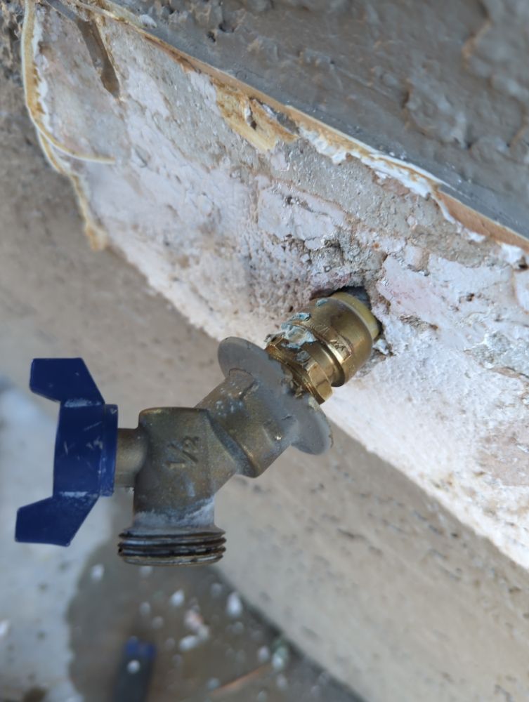 Slide of Arturo The Handyman Repairs