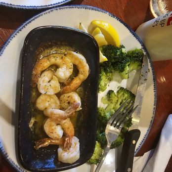 Red Lobster - Shrimp scampi with broccoli - Seafood Near Me - Omaha, Nebraska