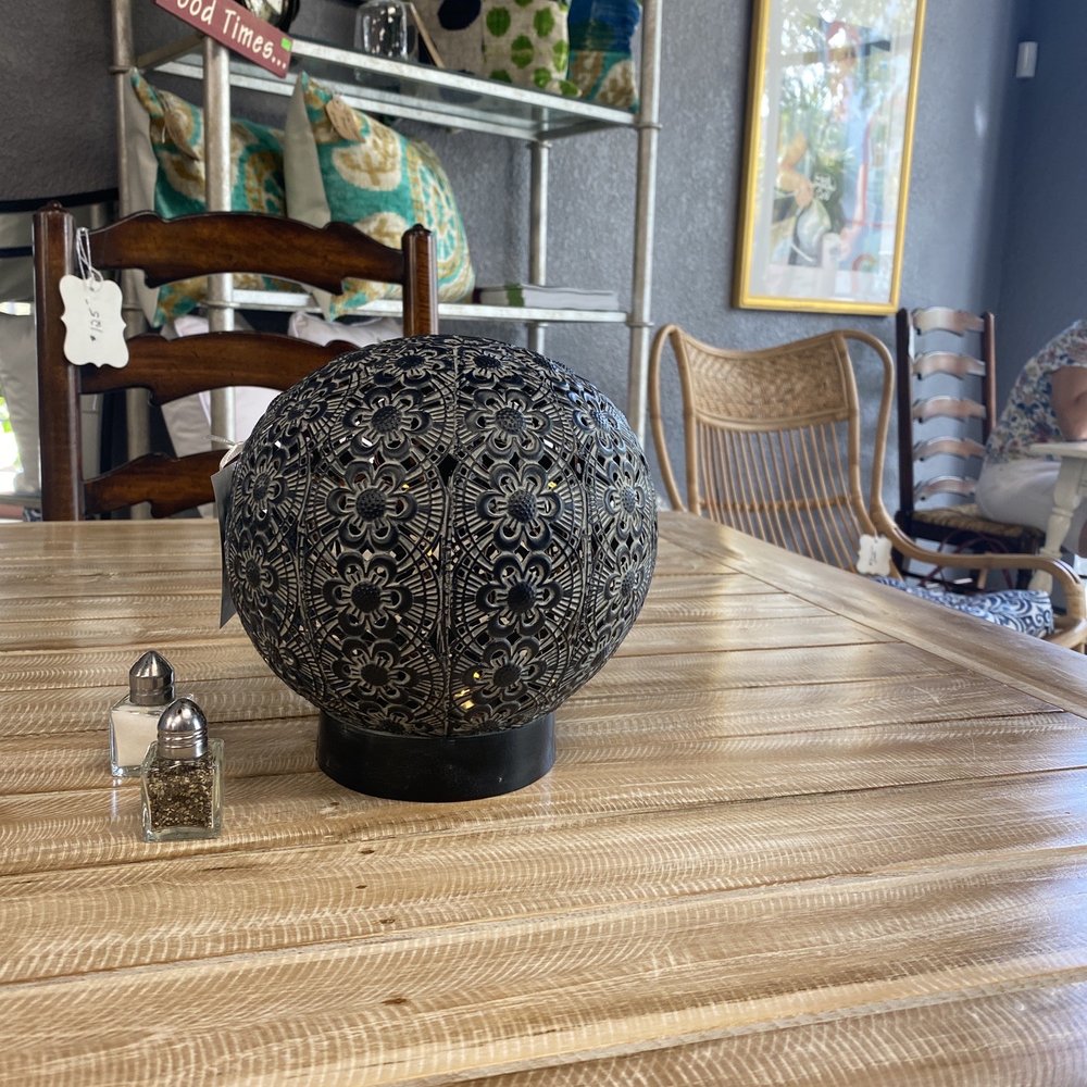 The 905 Cafe - a table with salt and pepper shakers - Coffee & Tea Near Me - Melbourne, Florida The 905 Cafe - a table with salt and pepper shakers - Coffee & Tea Near Me - Melbourne, Florida