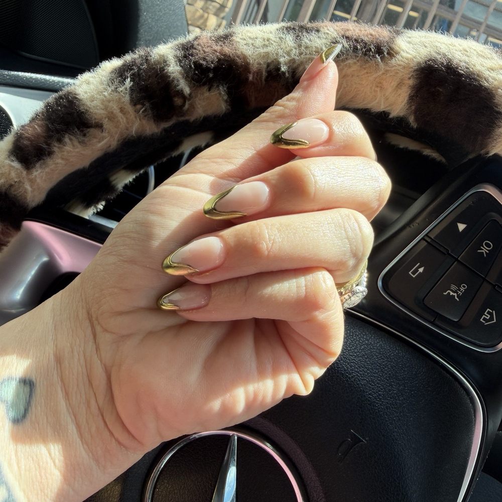 Divas Nails - Chrome French with a twist - Nail Salons Near Me - Northridge, California Divas Nails - Chrome French with a twist - Nail Salons Near Me - Northridge, California