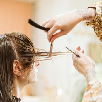 Naked Eye Beauty - Razor Cutting Magic - Hair Stylists Near Me Naked Eye Beauty - Razor Cutting Magic - Hair Stylists Near Me