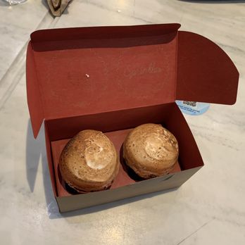 Sprinkles La Jolla - S'more special cupcake - Desserts Near Me - La Jolla, California Sprinkles La Jolla - S'more special cupcake - Desserts Near Me - La Jolla, California