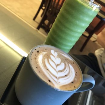 Brew Bros - Mocha latte and green-k smoothie - Coffee & Tea Near Me - Temple, Texas