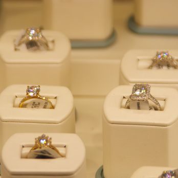 Helzberg Diamonds - Helzberg Diamonds - Jewelry Near Me - Independence, Missouri Helzberg Diamonds - Helzberg Diamonds - Jewelry Near Me - Independence, Missouri