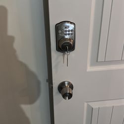 EAC Handyman - Keyless door lock installation