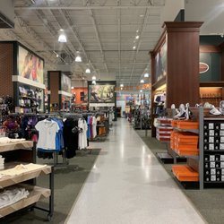 DICK'S Sporting Goods - Walking to tennis section