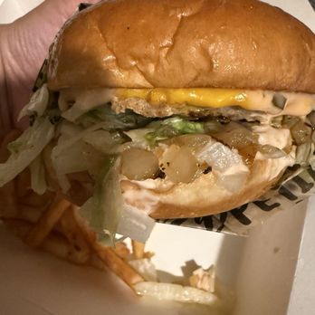 YSG HALAL YeeShaans Grubb - Halal American Burgers - Fusion - DESYEE CHICKEN BURGER - Halal Near Me - Fremont, California