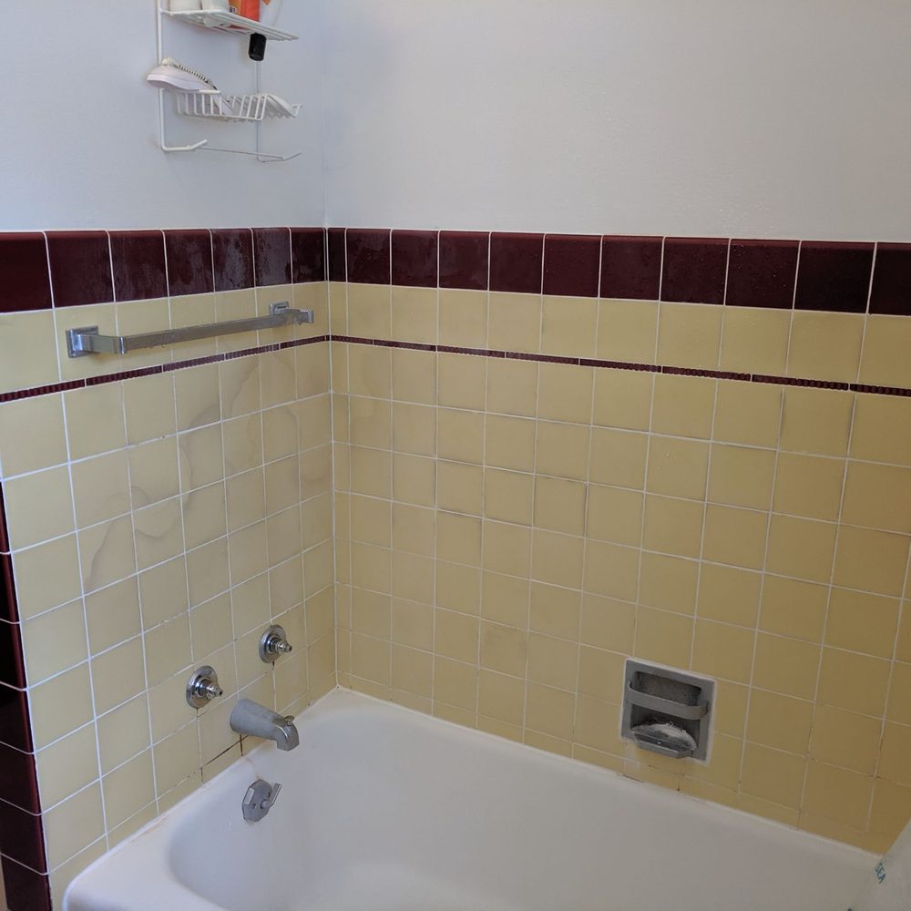 Silverado Showers - Before demo/install - Kitchen & Bath Near Me - Fife, Washington Silverado Showers - Before demo/install - Kitchen & Bath Near Me - Fife, Washington