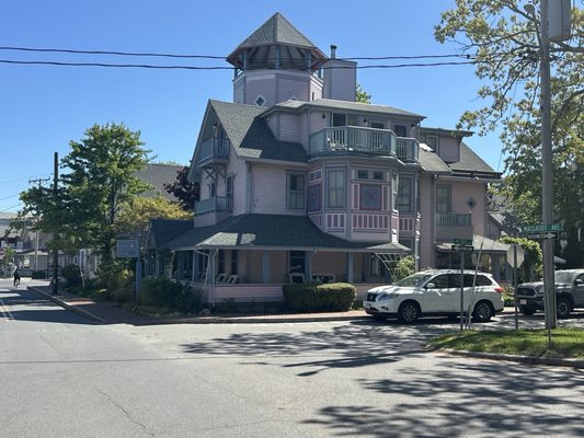 The Oak Bluffs Inn by null
