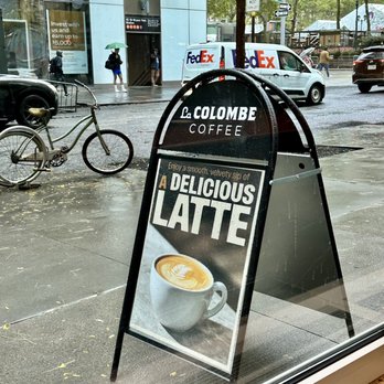 La Colombe Bryant Park - Outside - Coffee & Tea Near Me - New York, New York