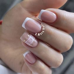 B More Nails Bar