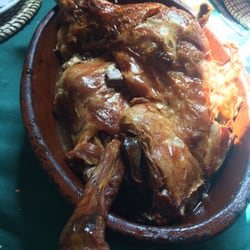 Hermanos Hernanz del Pozo - Si eres amante del buen comer, no dudes en visitar Casa Flores. Excelente cordero que nos ha preparado Adelaida.