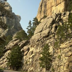 Discovery Tours - Mt Rushmore side view