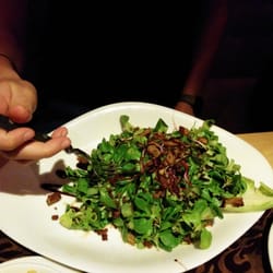 Chase - Feldsalat mit Speckwürfeln und Croutons, ~10€