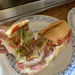 Ya! This was supposed to be a GAINT!! It's not! And with NO VEGGIES!!!
