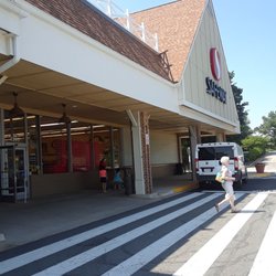 Safeway - It's a quiet Sunday! Too quiet