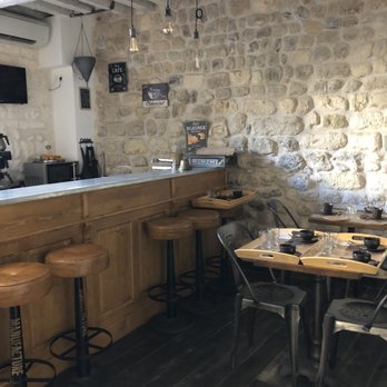 Hôtel La Muette - Eating area. - Hotels Near Me - Arles, 13