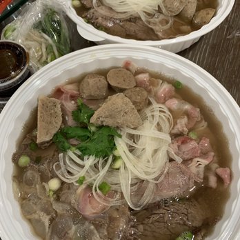 Chef Papa Vietnamese Kitchen - Large signature pho take out - Vietnamese Near Me - Flushing, New York Chef Papa Vietnamese Kitchen - Large signature pho take out - Vietnamese Near Me - Flushing, New York