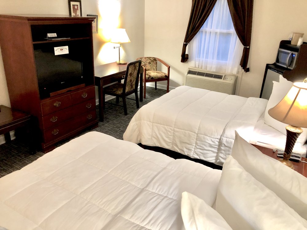BICENTENNIAL INN Updated September 2024 26 Photos & 11 Reviews 90