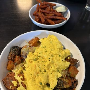 Hubbard Grille - Beef Short Rib Hash and Sweet Potato Fries - New American Near Me - Columbus, Ohio Hubbard Grille - Beef Short Rib Hash and Sweet Potato Fries - New American Near Me - Columbus, Ohio