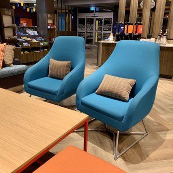 Tru by Hilton Edmonton Windermere - Seating area in the lobby - Hotels Near Me - Edmonton, Alberta