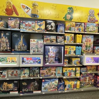 The Lego Store - Lego Kits - Toy Stores Near Me - Des Peres, Missouri The Lego Store - Lego Kits - Toy Stores Near Me - Des Peres, Missouri