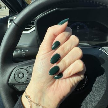 Magic Nails & Spa - Dip Manicure - Nail Salons Near Me - Naperville, Illinois