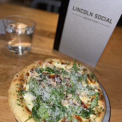 Lincoln Social Rooftop - Roasted Chicken Pizza