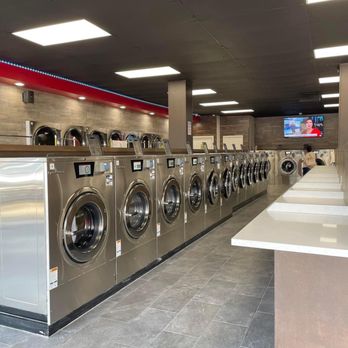 Reina Lavanderia - 20lb, 30lb, 40lb, 60lb, 80lb washers available. 45lb, 75lb dryers available. - Laundromat Near Me - Los Angeles, California Reina Lavanderia - 20lb, 30lb, 40lb, 60lb, 80lb washers available. 45lb, 75lb dryers available. - Laundromat Near Me - Los Angeles, California