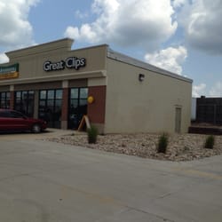 Great Clips - Across from walgreens on university.