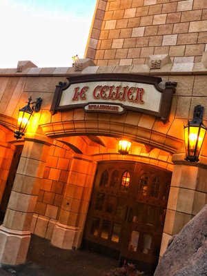 Le Cellier Steakhouse by null