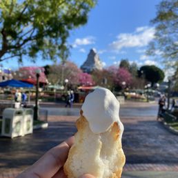 Matterhorn Macaroon