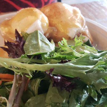 Egghead Cafe - My aunty ordered the classic eggs Benedict with a cup of coffee - Coffee & Tea Near Me - Honolulu, Hawaii